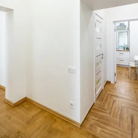 Three Bedroom On Rynok Square リヴィウ
