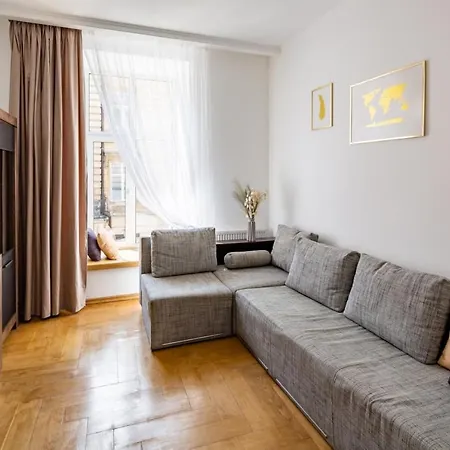 Three Bedroom On Rynok Square Appartement *