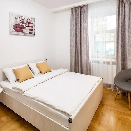 Three Bedroom On Rynok Square *