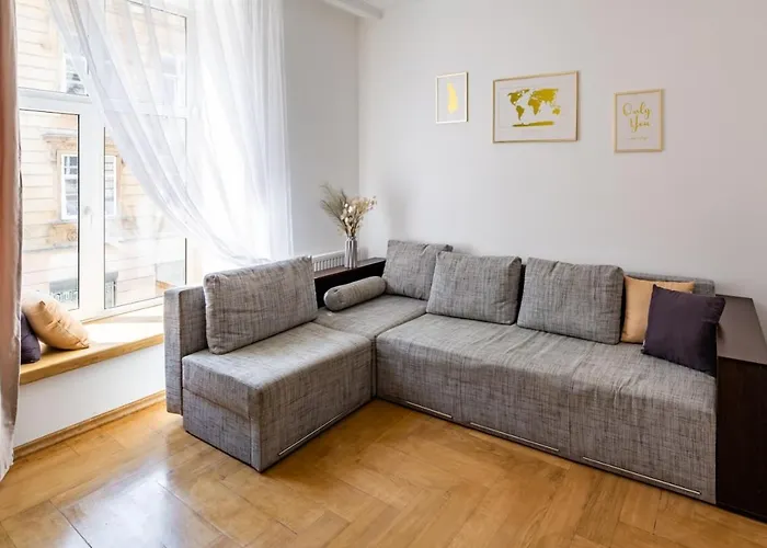 アパート Three Bedroom On Rynok Square リヴィウ