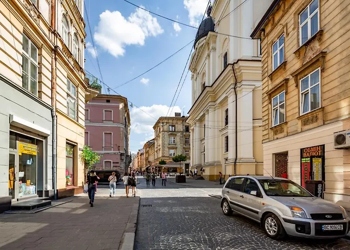 Three Bedroom On Rynok Square Lviv